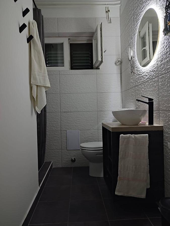Countryside Family Retreat Apartment Sibenik Ngoại thất bức ảnh