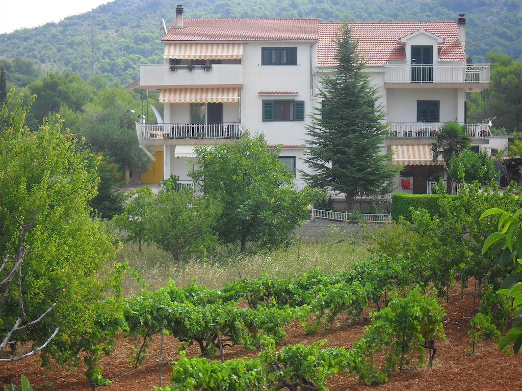 Countryside Family Retreat Apartment Sibenik Ngoại thất bức ảnh